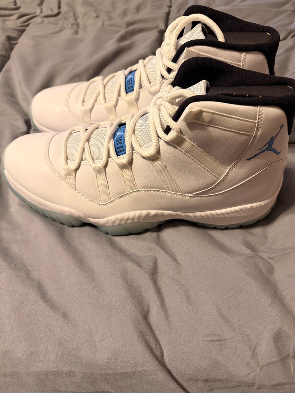 Jordan High-Top Basketball Shoes in White and University Blue never worn